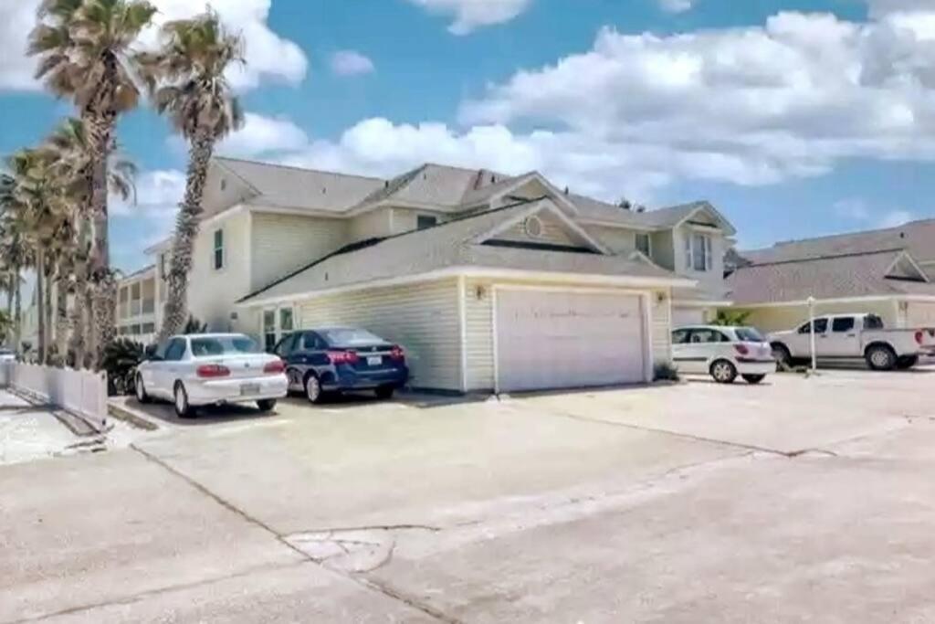 Spacious Home, Short Walk To Beach, Heated Pool! Corpus Christi Exterior foto